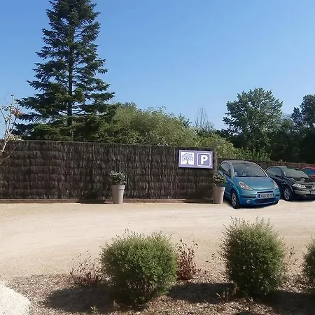 Du Roy D'amont Plaine De L'ain, Parking, Local Vélo 3*