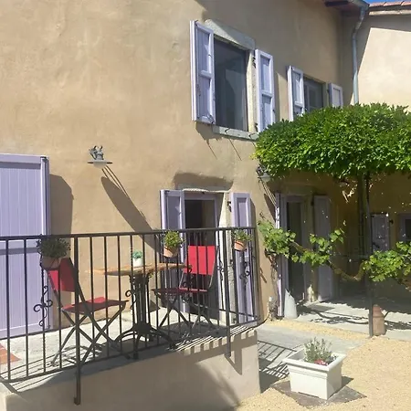 Du Roy D'amont Plaine De L'ain, Parking, Local Vélo Maison d'hôtes