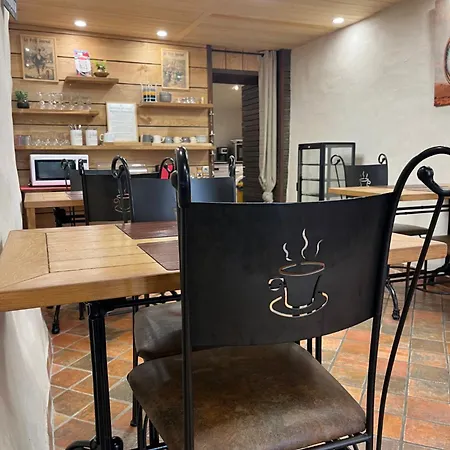 Du Roy D'amont Plaine De L'ain, Parking, Local Vélo Maison d'hôtes Lagnieu